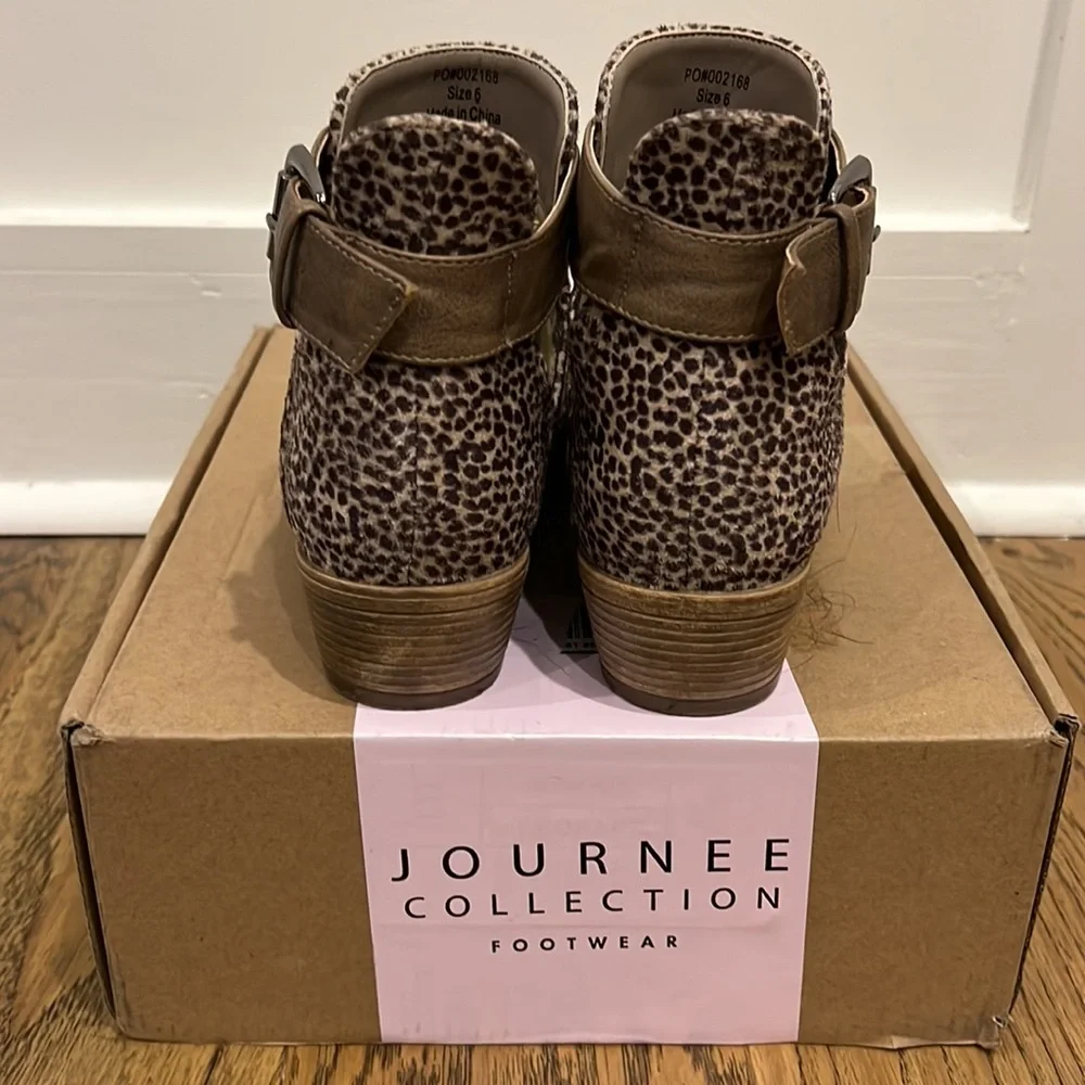 Journee Booties - Picture 3 of 8